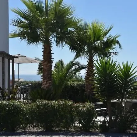 Moderne Mit Privatem Pool Und Meerblick By Interhome * לוריניה
