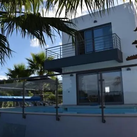 Moderne Mit Privatem Pool Und Meerblick By Interhome Casa vacanze *