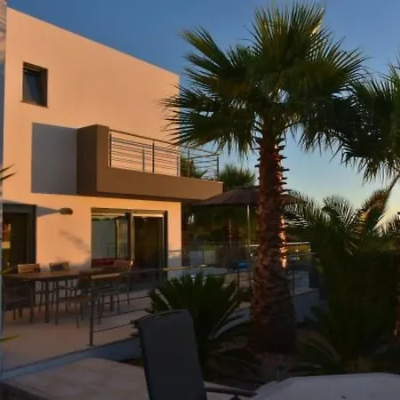 Moderne Mit Privatem Pool Und Meerblick By Interhome Casa vacanze Lourinhã