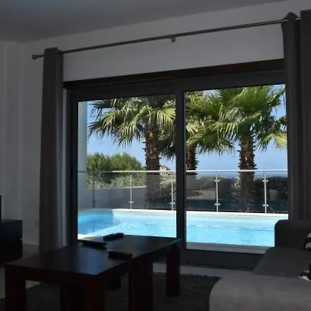 Casa vacanze Moderne Mit Privatem Pool Und Meerblick By Interhome